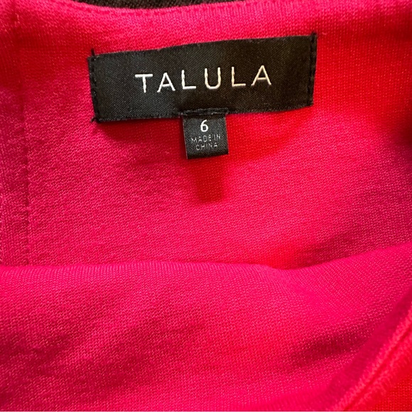 Cerise colour mini pencil skirt - Picture 3 of 3